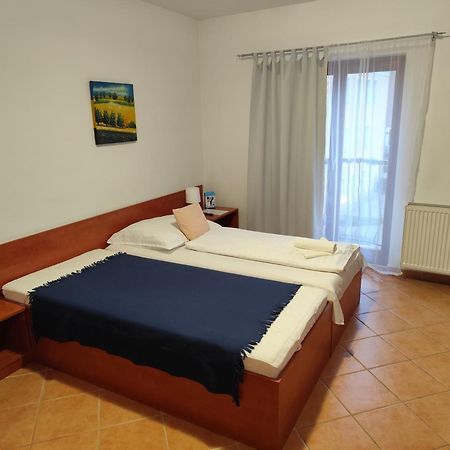 Szent Kristof Apartmanhotel Zalaegerszeg Esterno foto