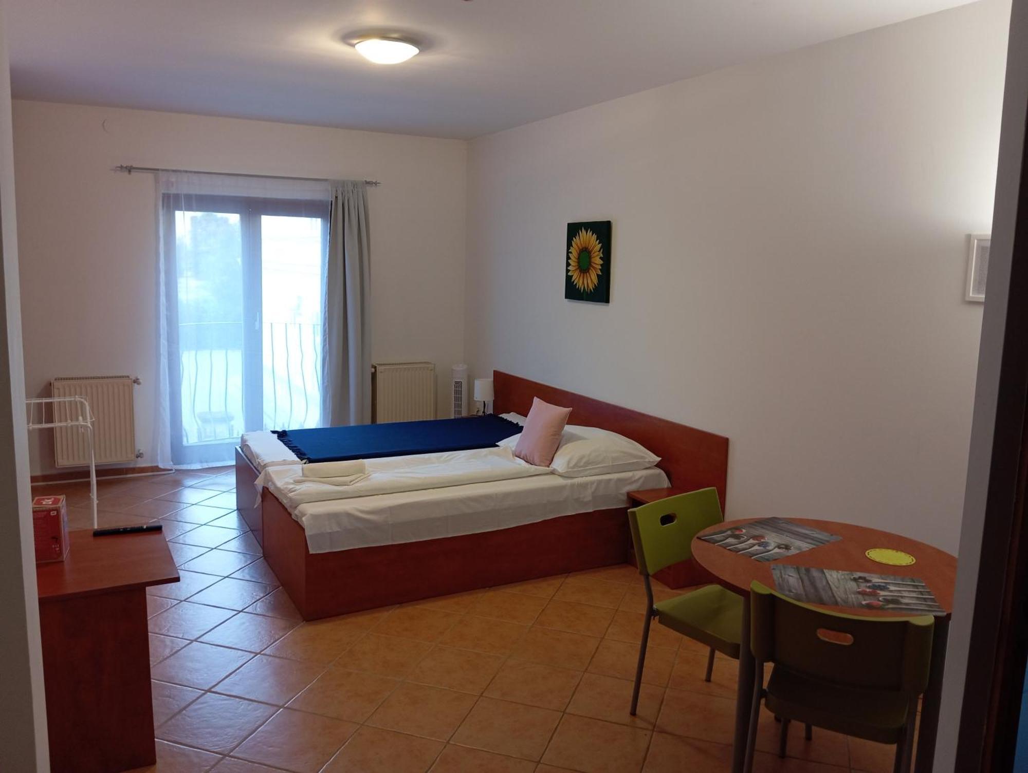 Szent Kristof Apartmanhotel Zalaegerszeg Esterno foto